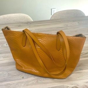 All leather satchel- perfect for work